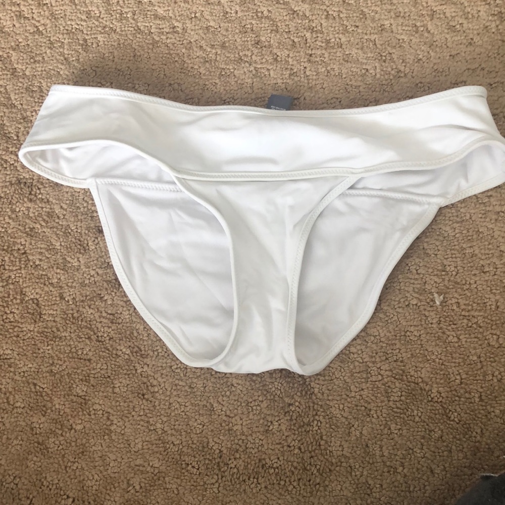 Aerie white bottoms